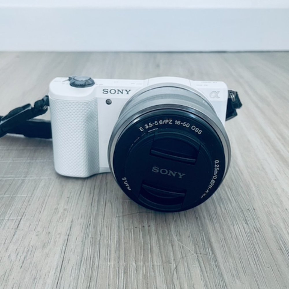 Sony Alpha 5000